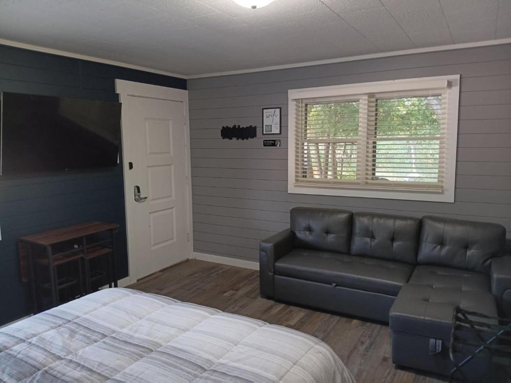 TeePee Room 3- Newly Renovated